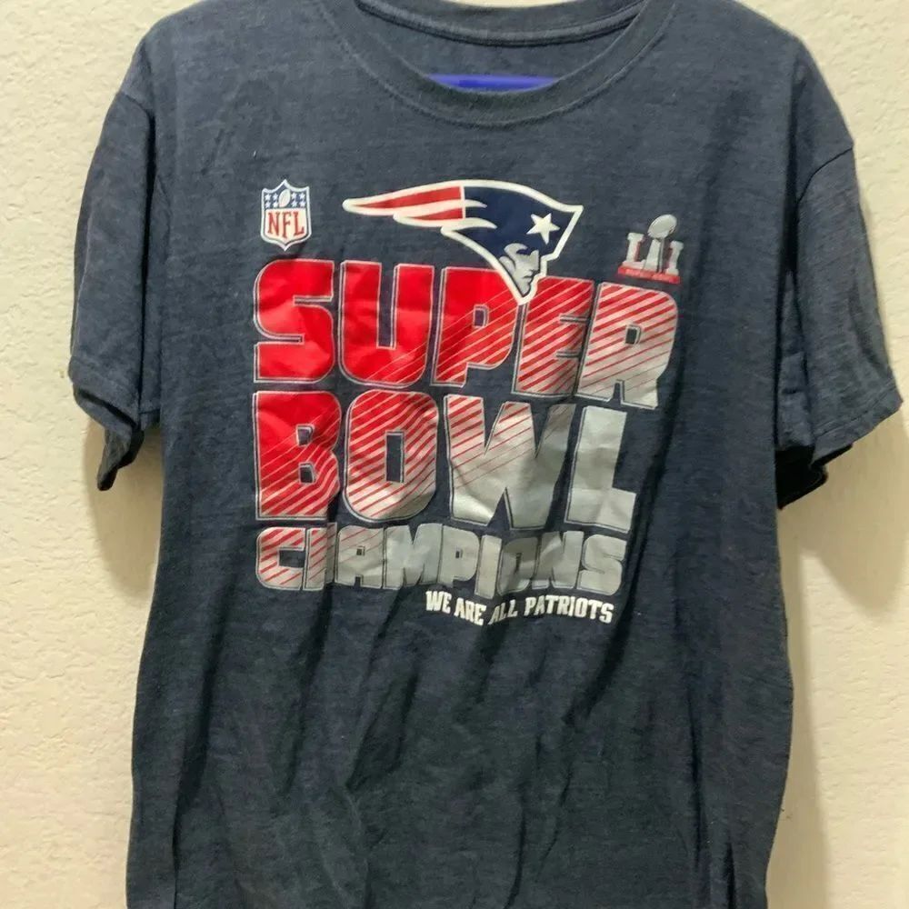 NFL PATRIOTS SUPERBOWL CHAMPIONS Tee shirt